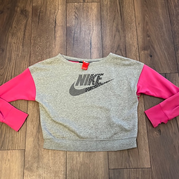 Nike Other - Nike girls Crewneck cropped sweater XL